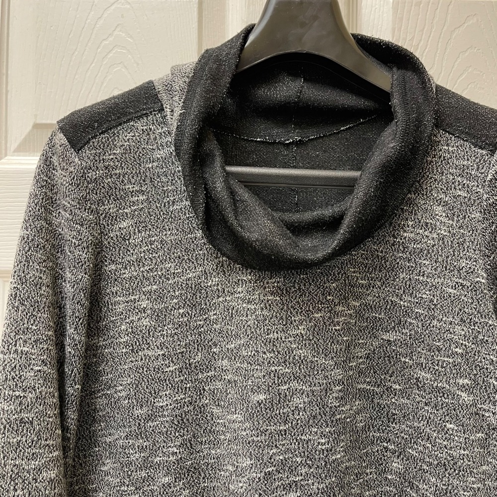 Women's Size Large Active Funnel Neck Long‎ Sleeve Top Pullover